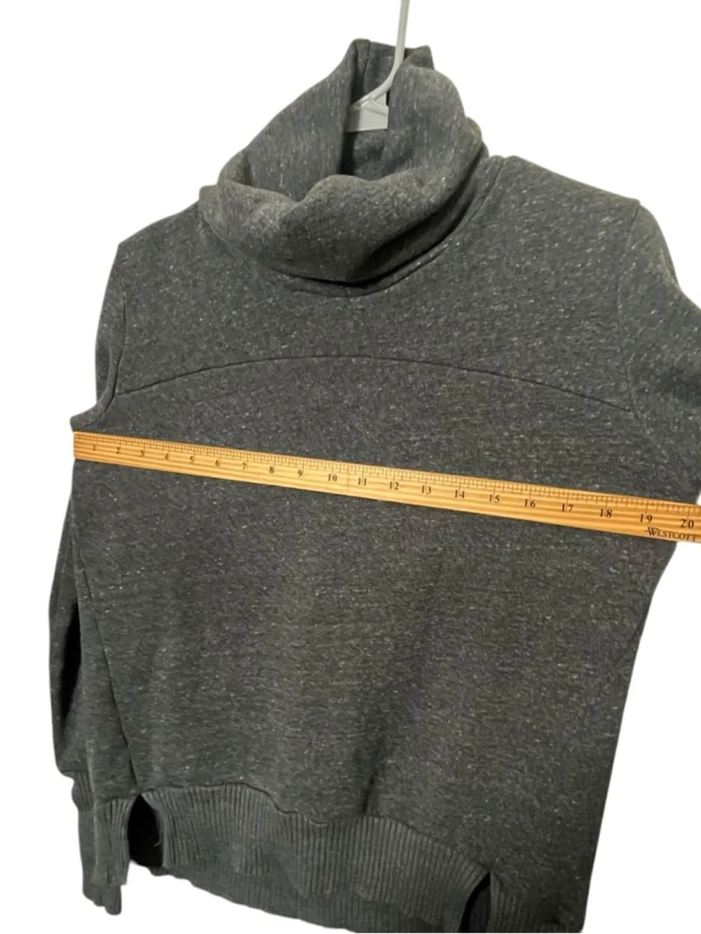 ALO Yoga‎ Haze Funnel Neck Women's Small Gray Athleisure Cozy Thumbholes Chic
